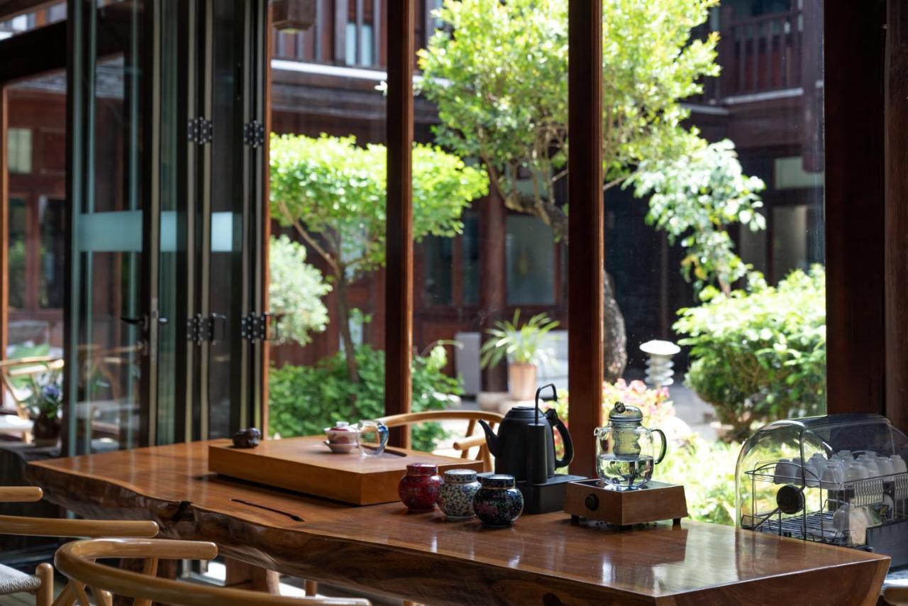 Jun Bo Xuan Boutique Hotel Ліцзян Екстер'єр фото